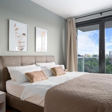 Shs Homes-Luxe Highrise, 2 Bedrooms, Kitchen, Free Parking, Stunning View, Large Tarrasse, Workspace Хаселт Екстериор снимка