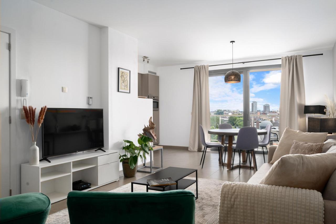 Shs Homes-Luxe Highrise, 2 Bedrooms, Kitchen, Free Parking, Stunning View, Large Tarrasse, Workspace Хаселт Екстериор снимка