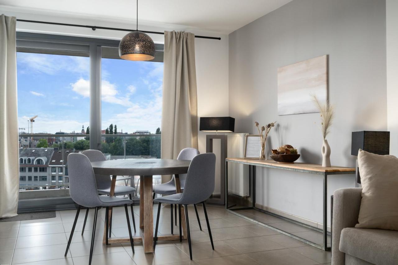 Shs Homes-Luxe Highrise, 2 Bedrooms, Kitchen, Free Parking, Stunning View, Large Tarrasse, Workspace Хаселт Екстериор снимка